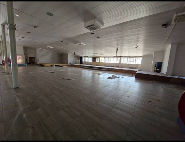 999M² WAREHOUSE TO LET IN KRAMERVILLE
